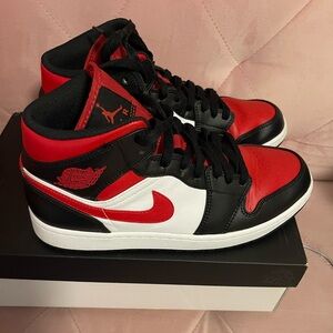 Air Jordan 1 Mid White Black Red 2022